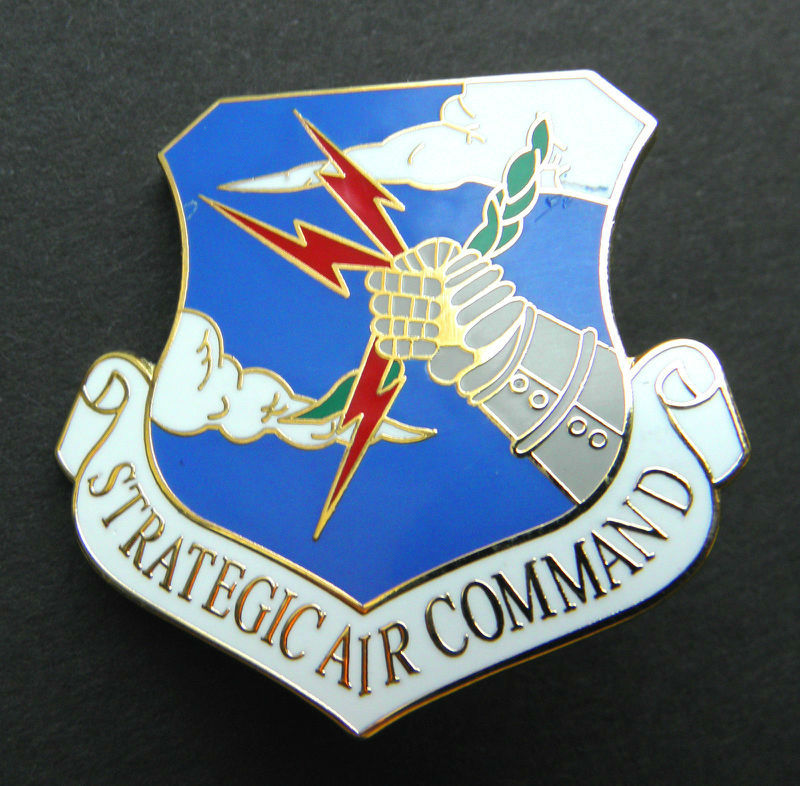 Strategic AIR command USAF AIR force lapel PIN badge 1 inch.