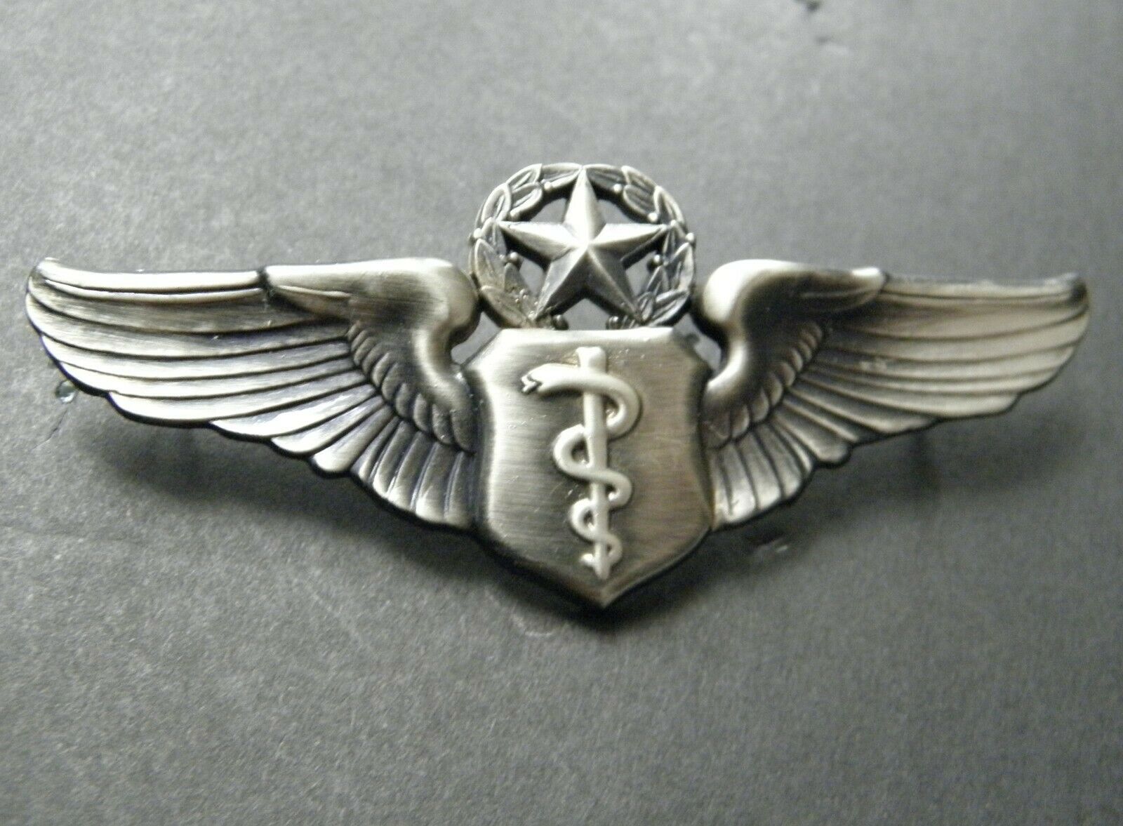 USAF AIR FORCE LARGE MASTER FLIGHT SURGEON WINGS LAPEL PIN BADGE 3 INCHES 