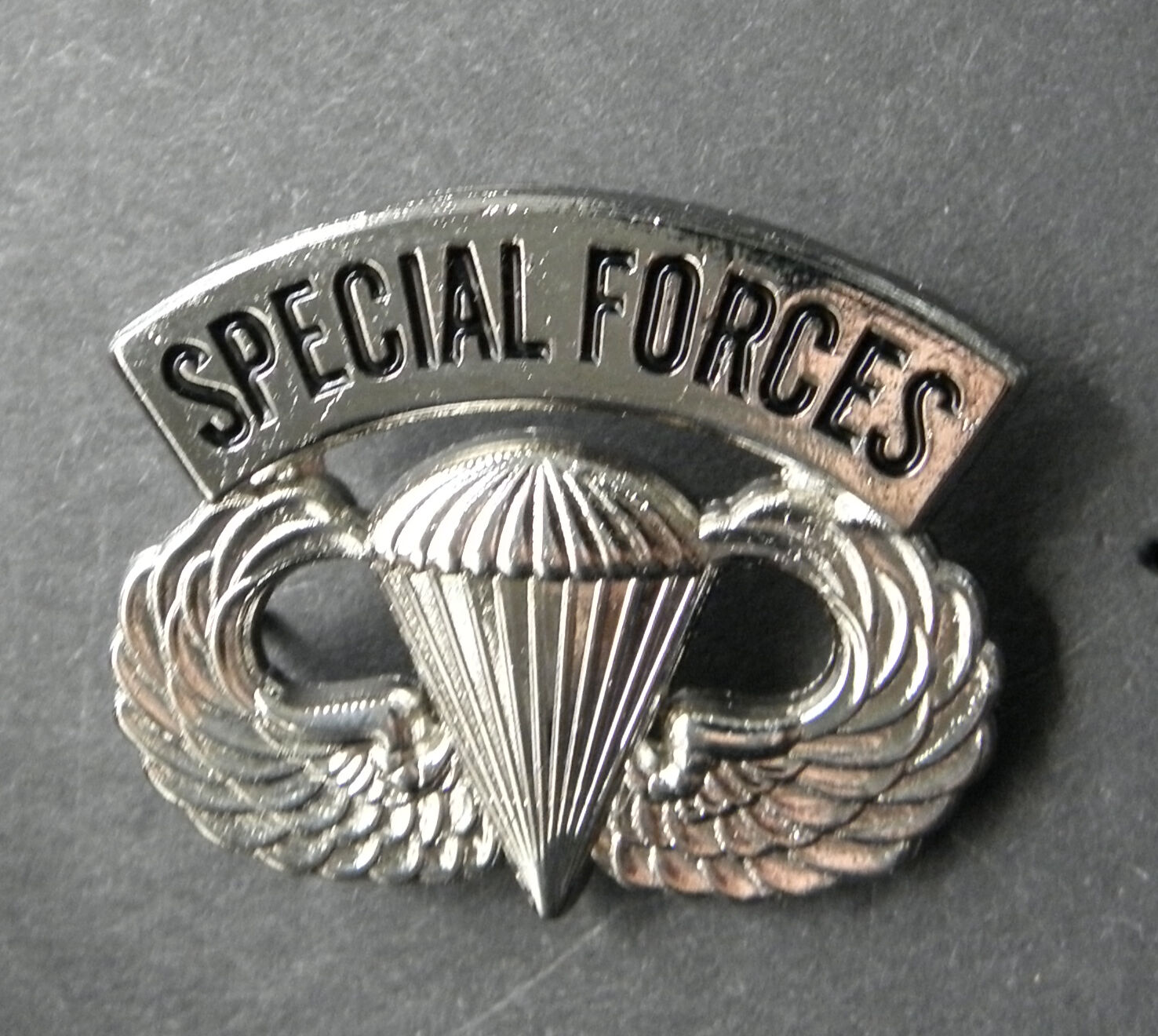 Hat Lapel Push Tie Tac Pin Airborne Special Forces Wing NEW 